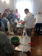 W Wilamowicach Nyskich odbyło się szkolenie zorganizowane przez Opolski Ośrodek Doradztwa Rolniczego, połączone z praktycznym warsztatem serowarskim.